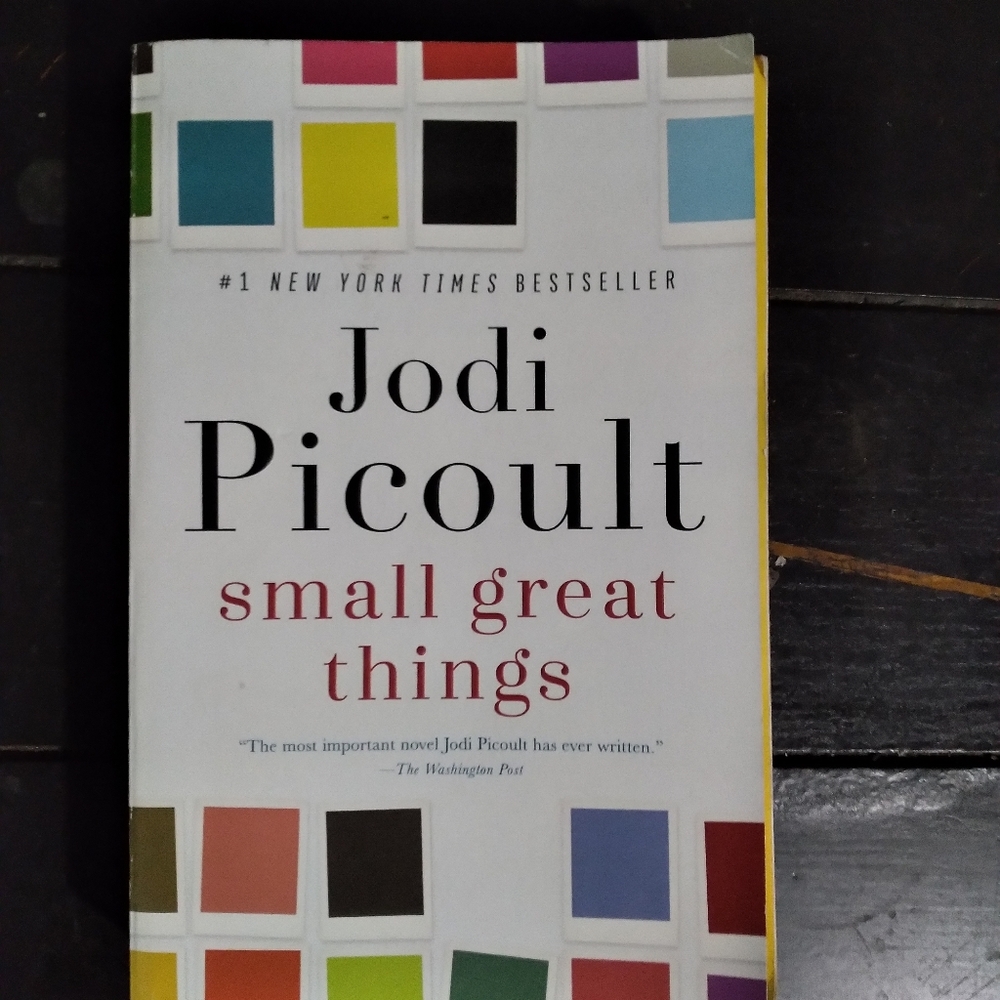 Paperback. Small Great Things. Jodi Picoult